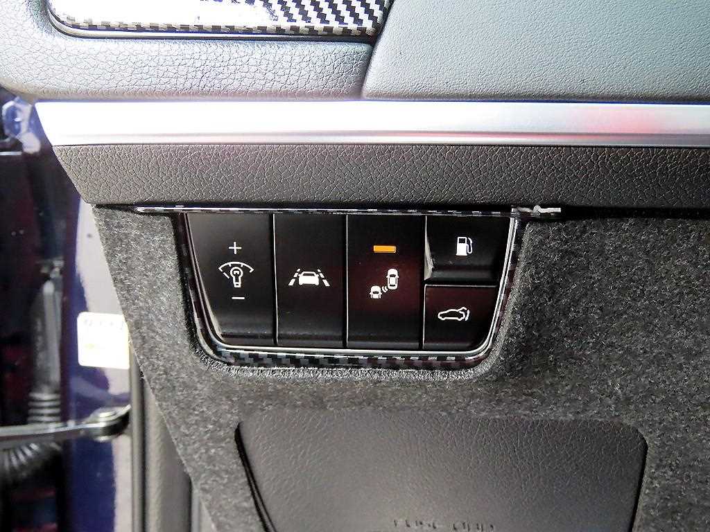 Kia Stinger — photo 12