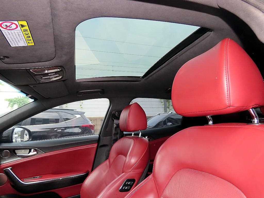 Kia Stinger — photo 15
