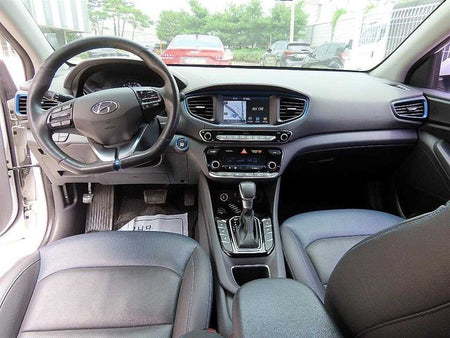 Hyundai Ioniq — photo 07