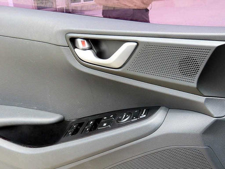 Hyundai Ioniq — photo 11