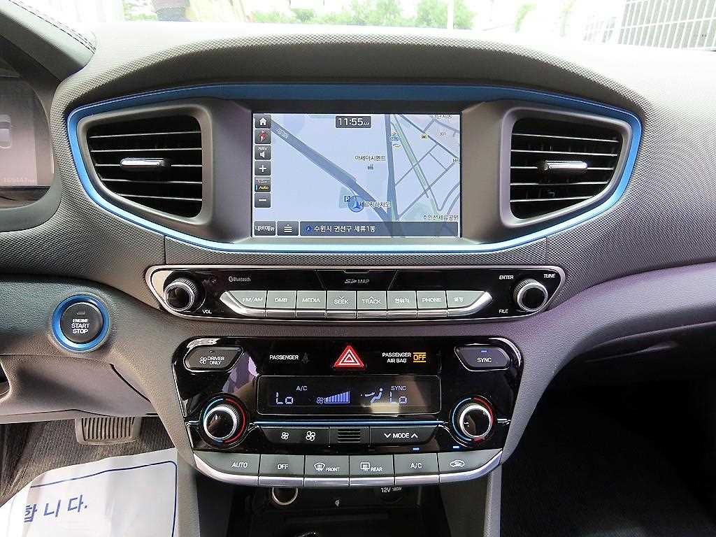 Hyundai Ioniq — photo 13