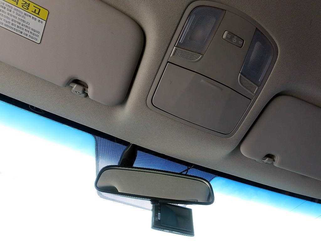 Hyundai Ioniq — photo 16
