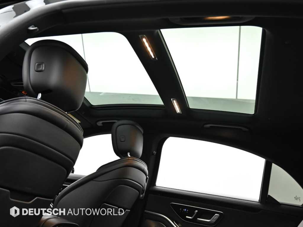 Mercedes-Benz S-Class — photo 18