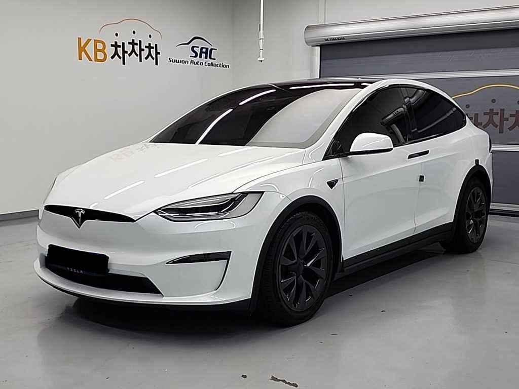 Tesla Model X — photo 02