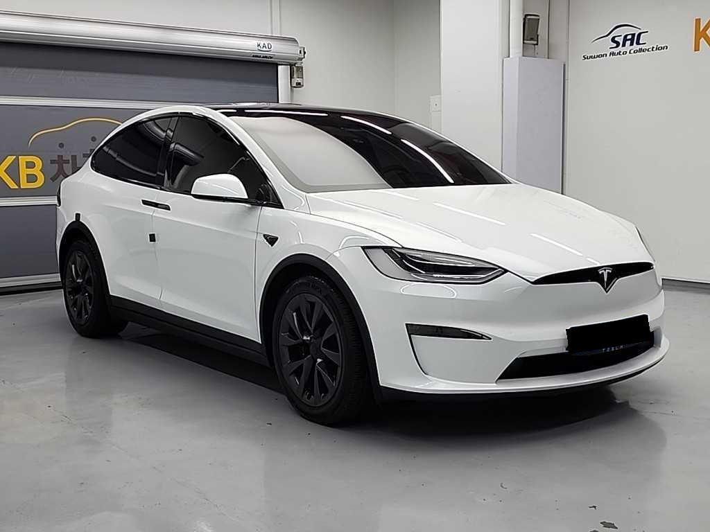 Tesla Model X — photo 04