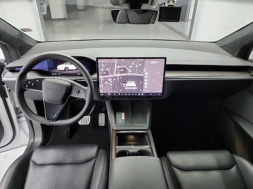 Tesla Model X — photo 07
