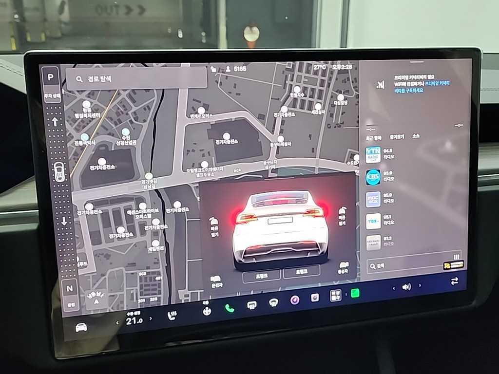 Tesla Model X — photo 15