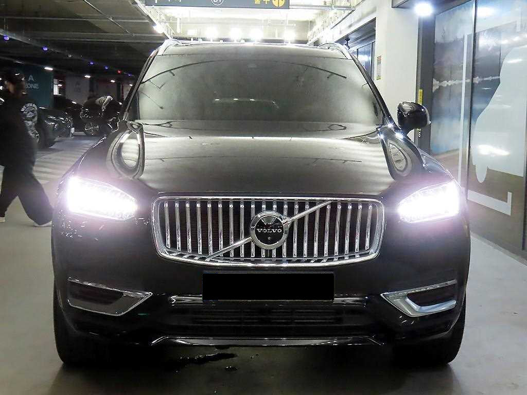 Volvo XC90 — photo 02