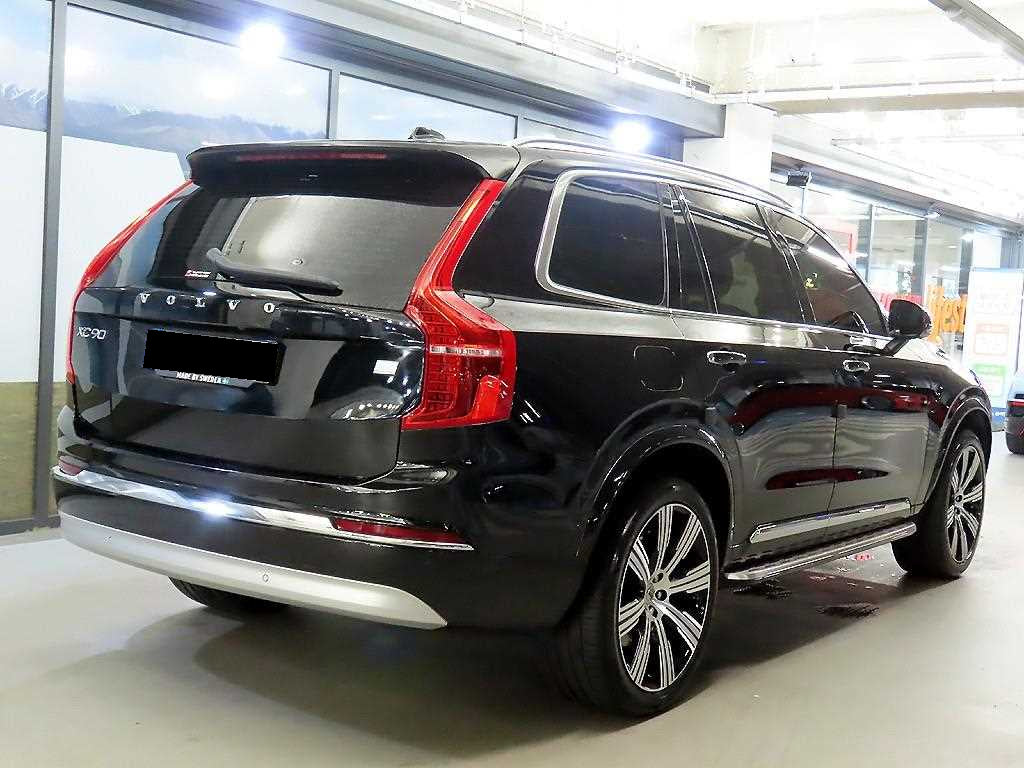 Volvo XC90 — photo 04