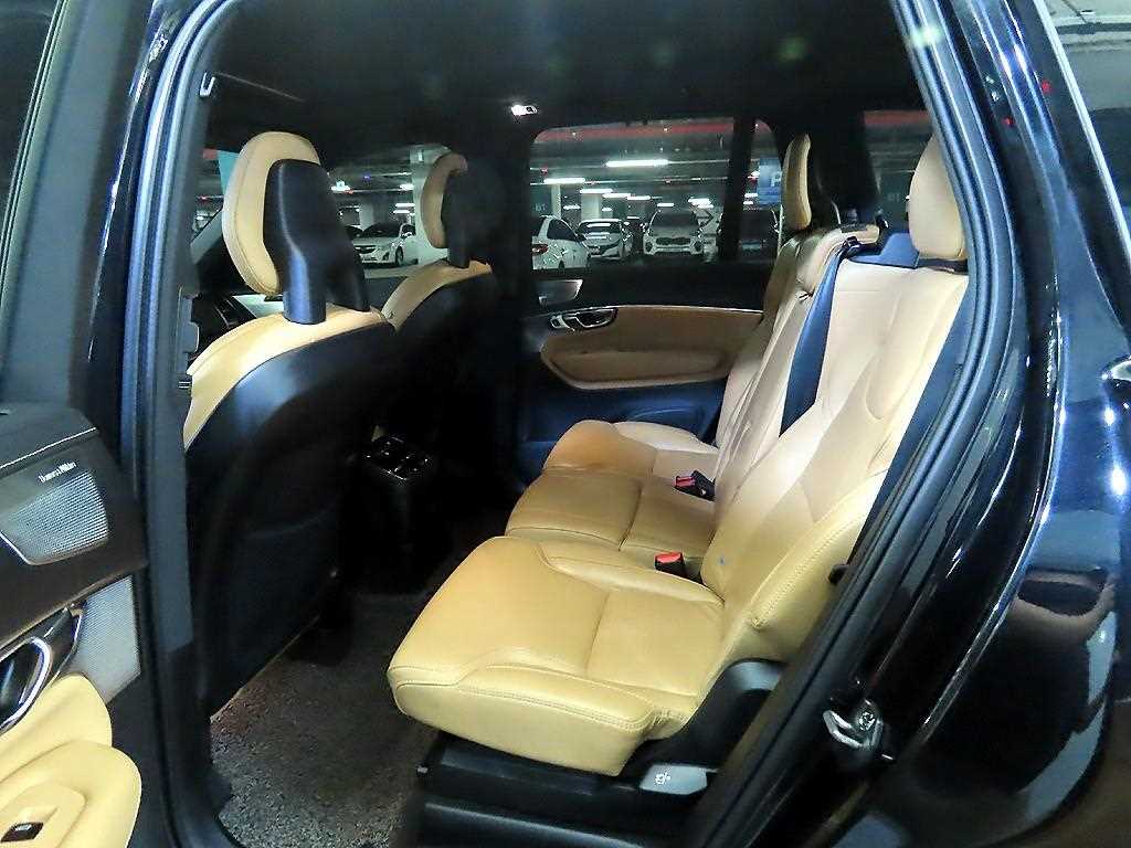 Volvo XC90 — photo 07