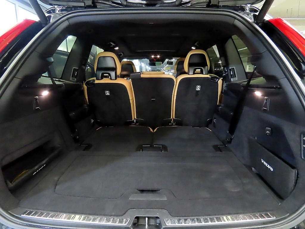 Volvo XC90 — photo 17