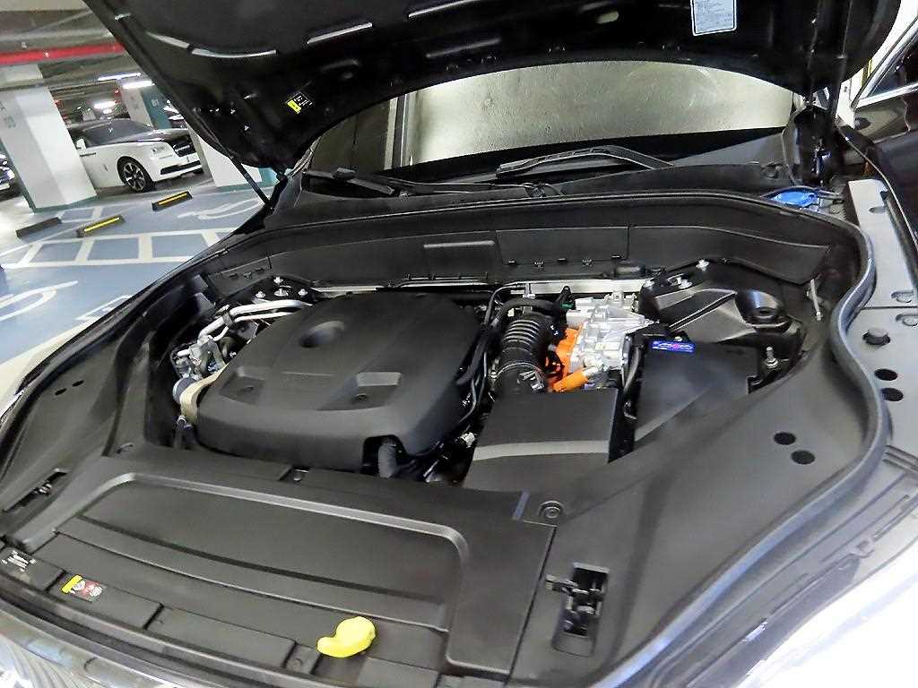 Volvo XC90 — photo 19