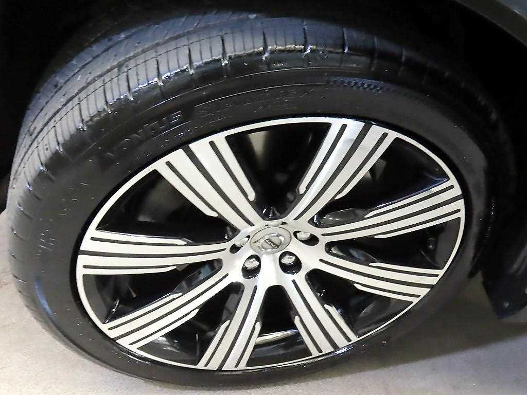 Volvo XC90 — photo 20