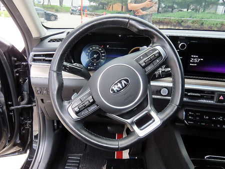 Kia K5 — photo 08