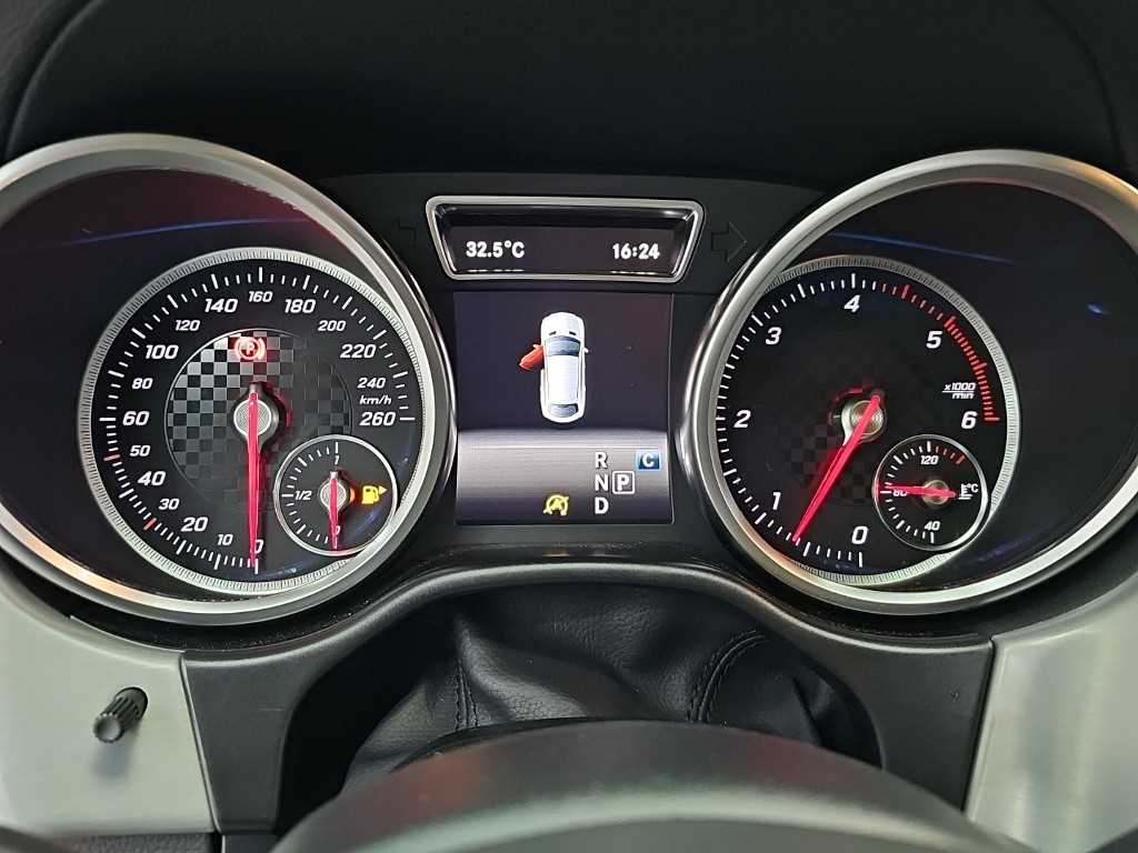 Mercedes-Benz GLE-Class — photo 06