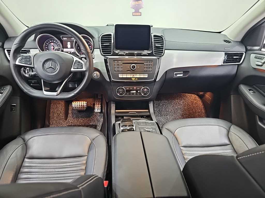 Mercedes-Benz GLE-Class — photo 07