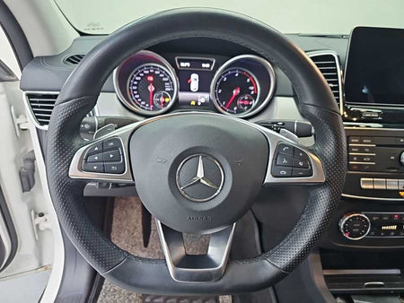 Mercedes-Benz GLE-Class — photo 09