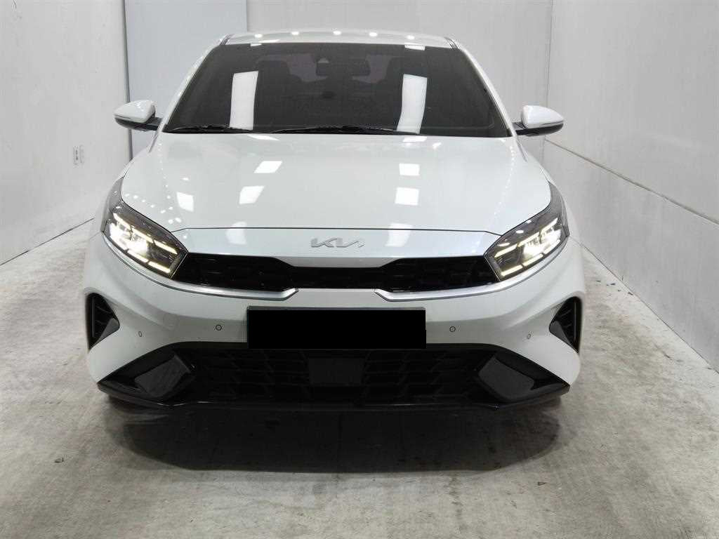 Kia K3 — photo 01