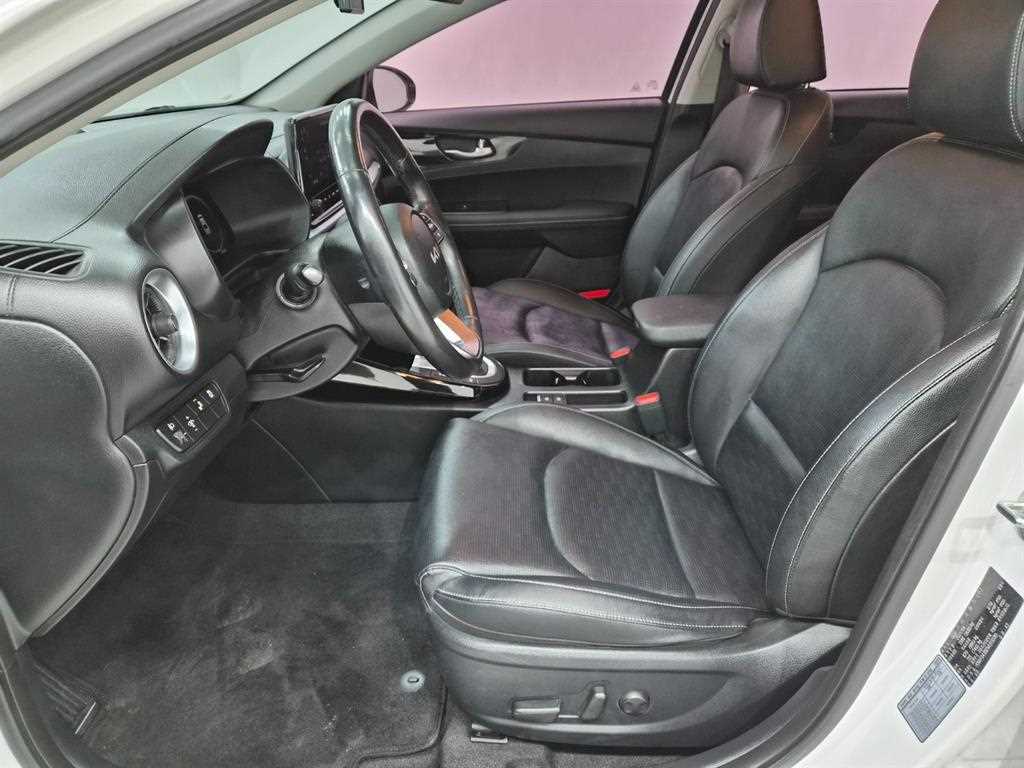 Kia K3 — photo 10