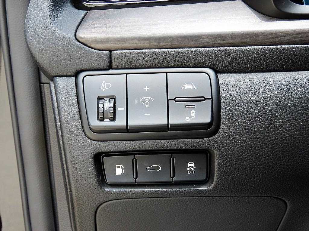 Kia K7 — photo 13