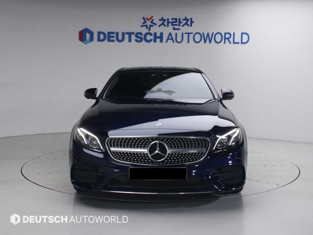 Mercedes-Benz E-Class — photo 03