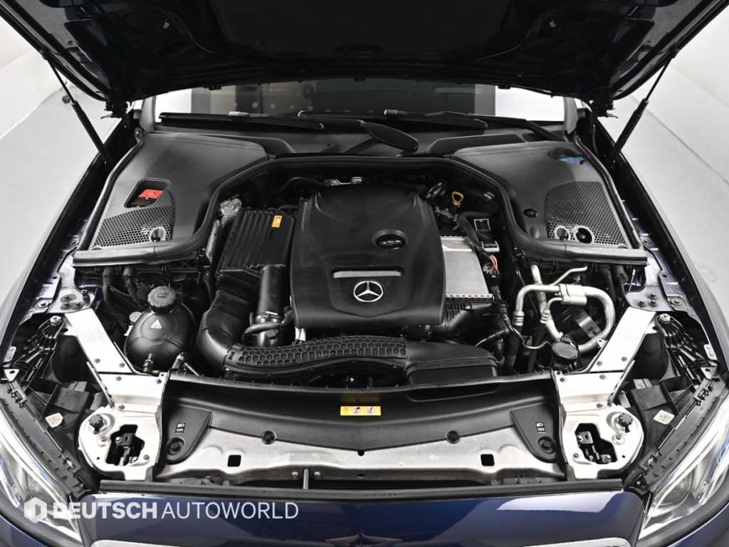 Mercedes-Benz E-Class — photo 06