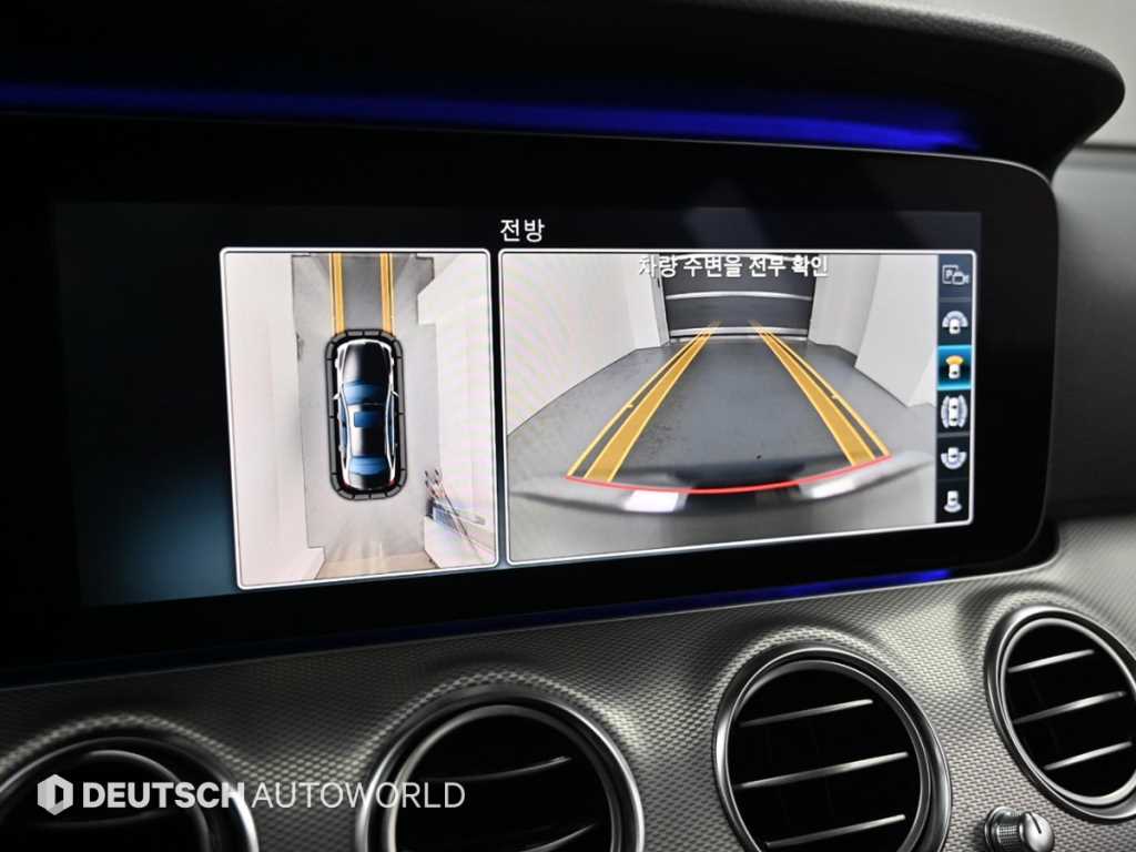 Mercedes-Benz E-Class — photo 15
