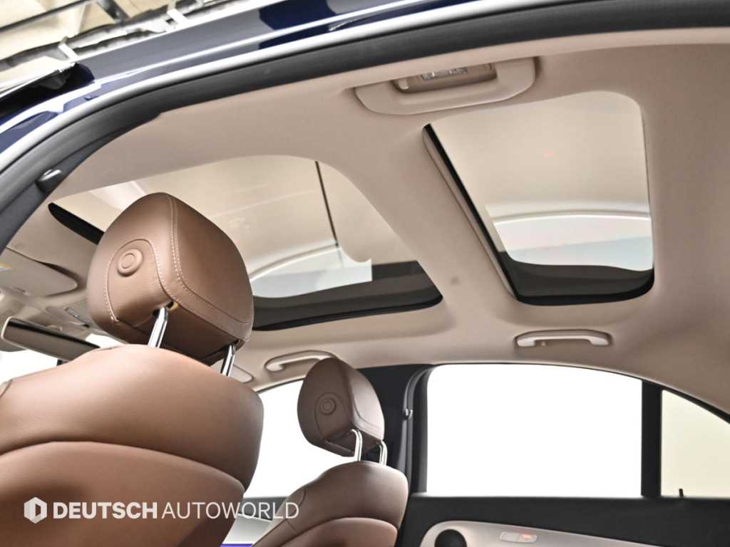 Mercedes-Benz E-Class — photo 18