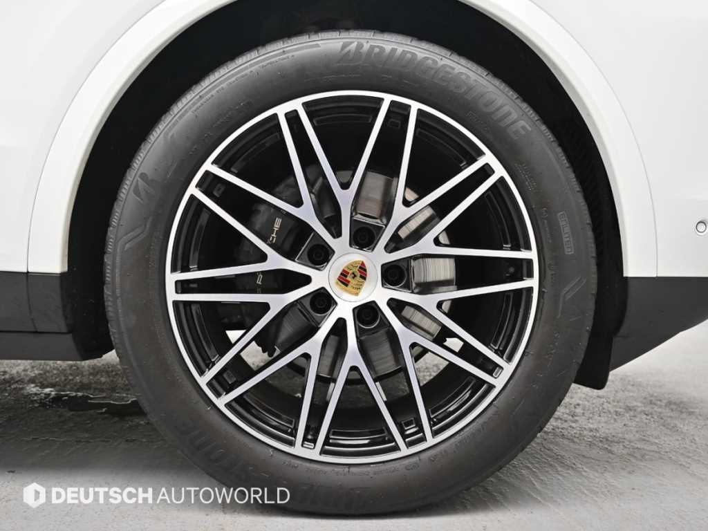 Porsche Cayenne — photo 05