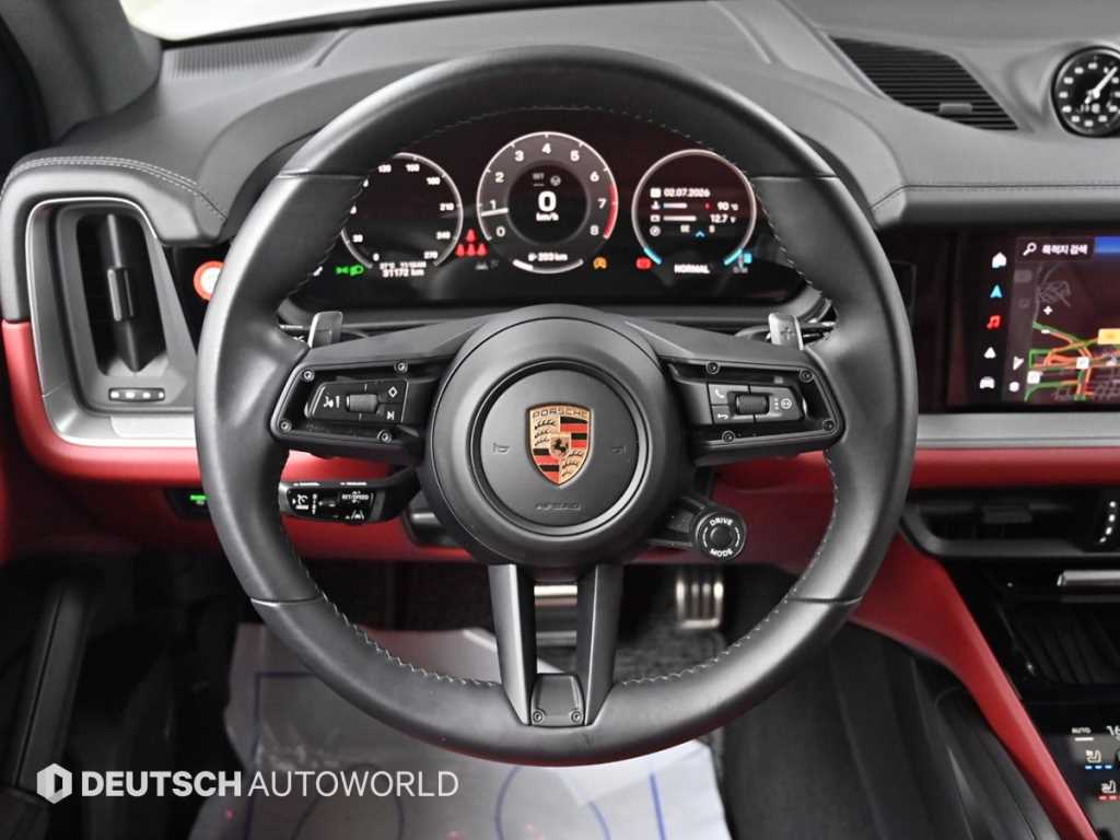 Porsche Cayenne — photo 13