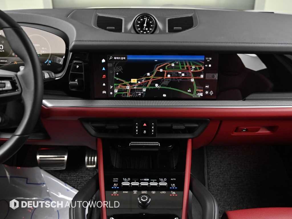 Porsche Cayenne — photo 14