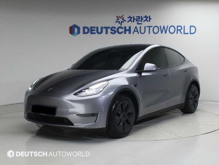 Tesla Model Y — photo 01