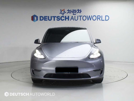 Tesla Model Y — photo 03