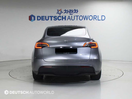 Tesla Model Y — photo 04