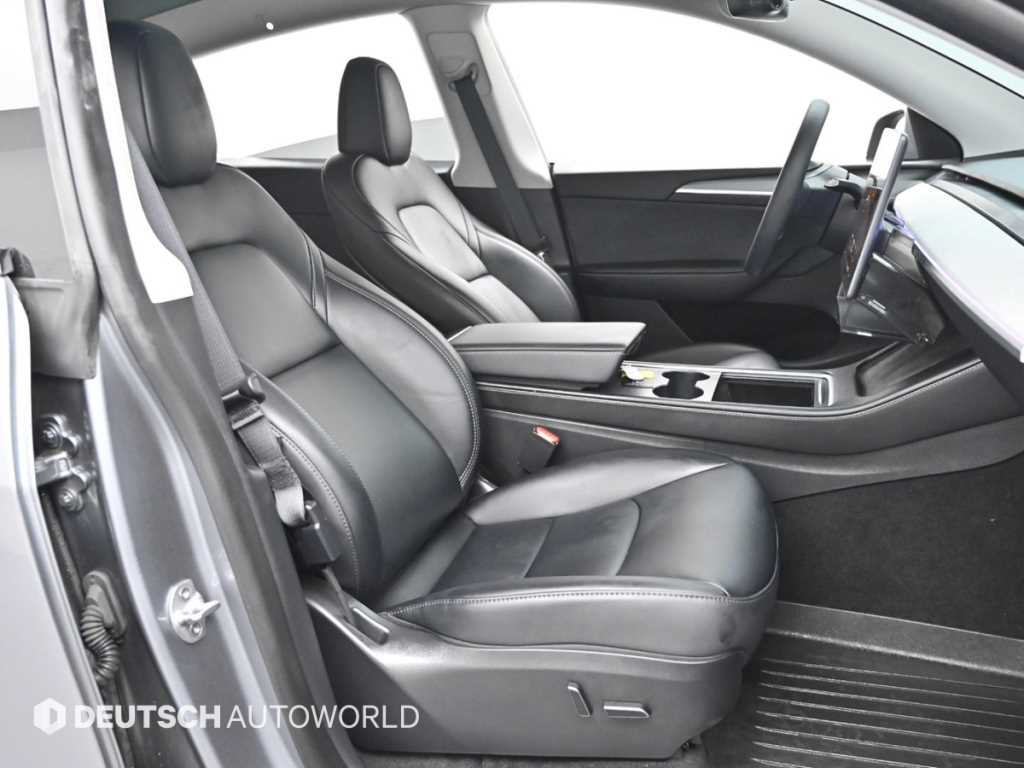 Tesla Model Y — photo 10