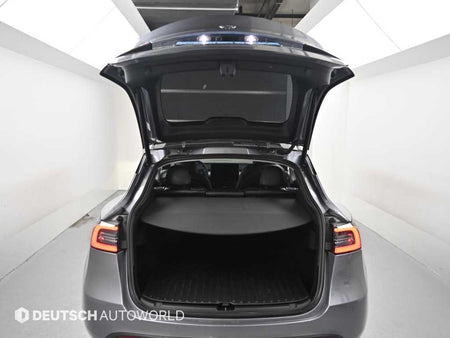 Tesla Model Y — photo 19