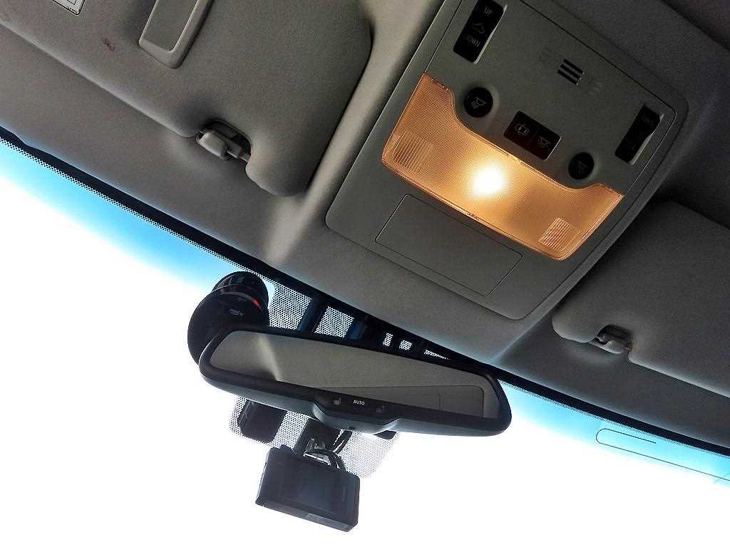Lexus ES — photo 16
