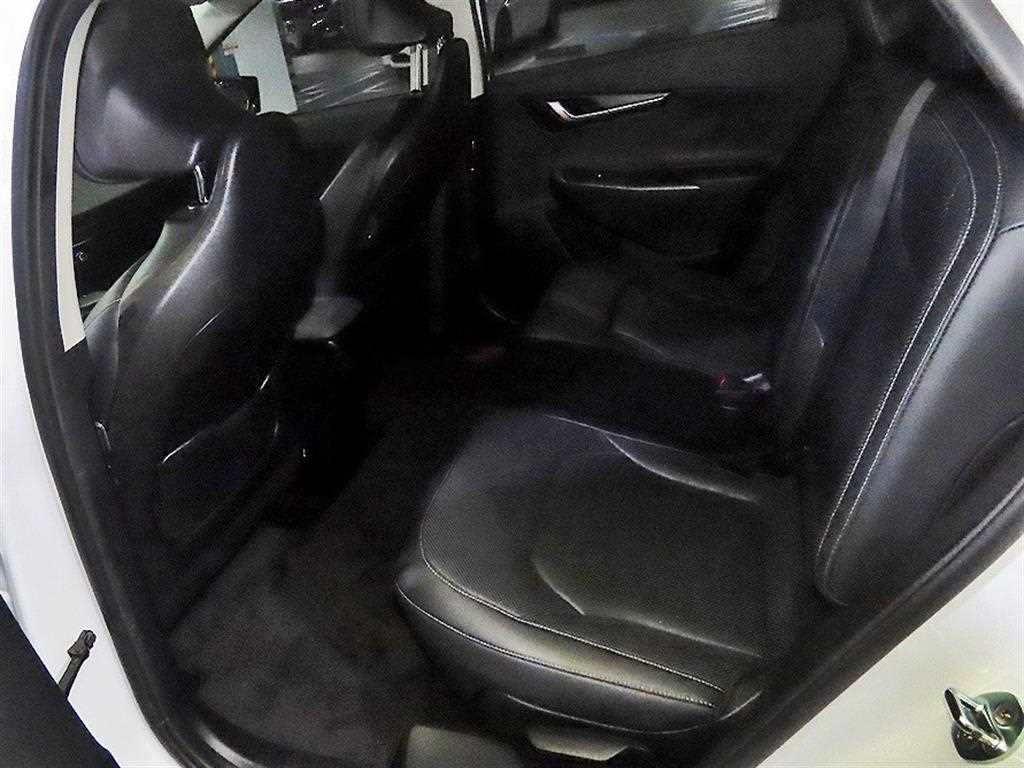 Kia EV6 — photo 07