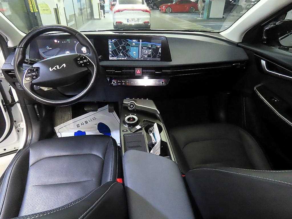 Kia EV6 — photo 10