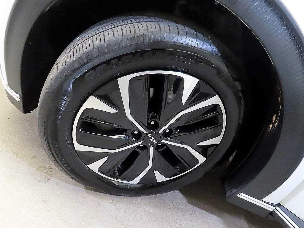 Kia EV6 — photo 20