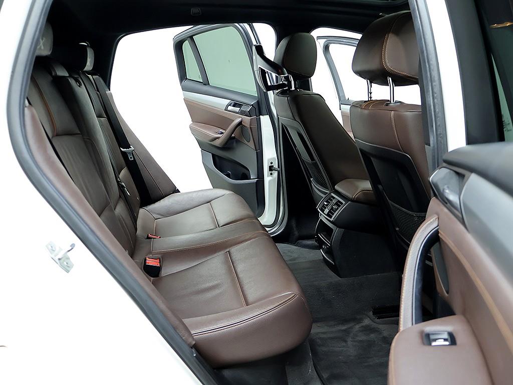BMW X4 — photo 12
