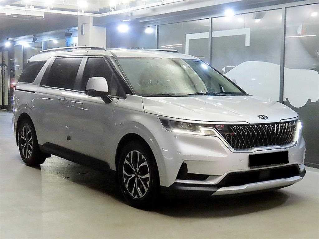 Kia Carnival — photo 01