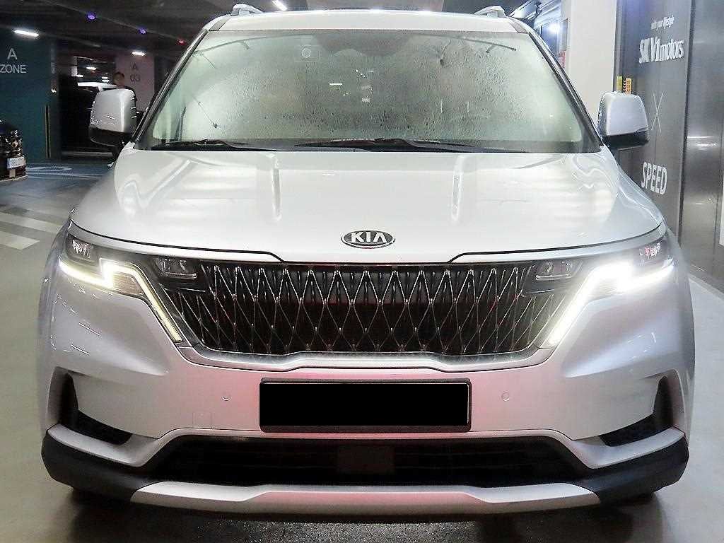 Kia Carnival — photo 02