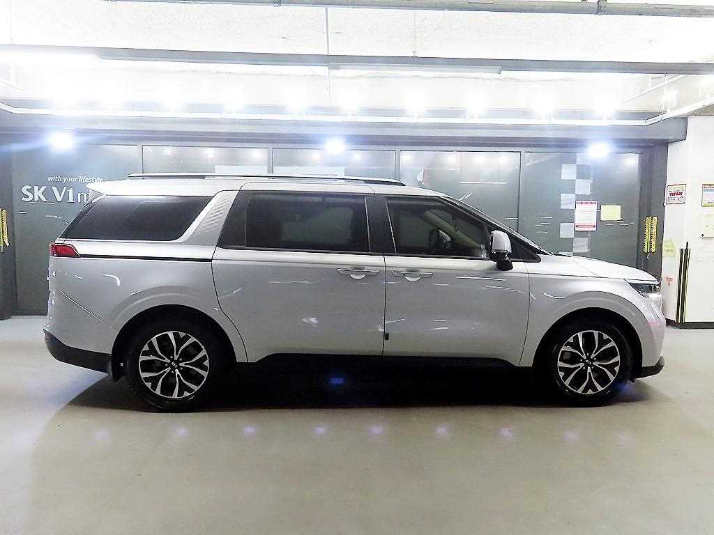 Kia Carnival — photo 03