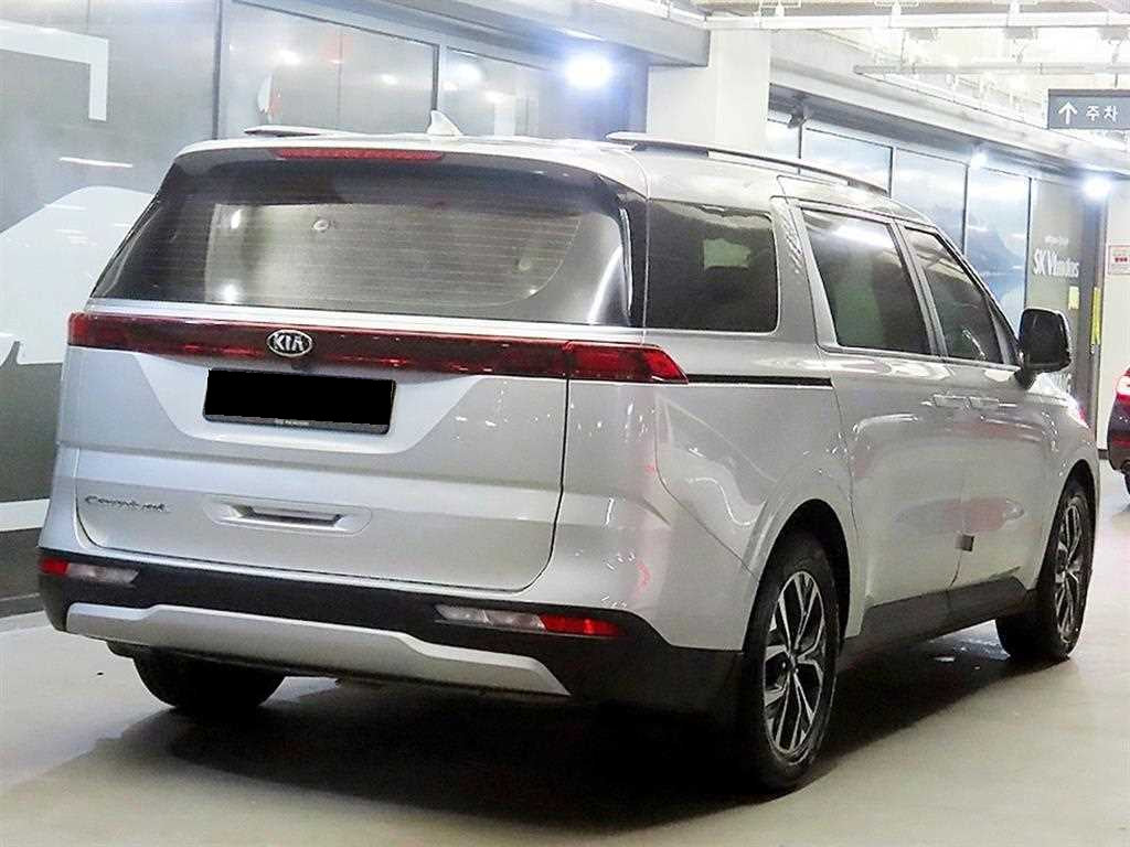 Kia Carnival — photo 04