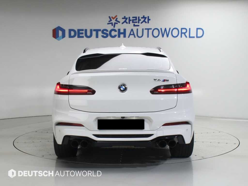 BMW X4M — photo 04