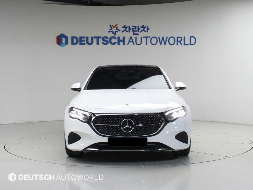 Mercedes-Benz E-Class — photo 03