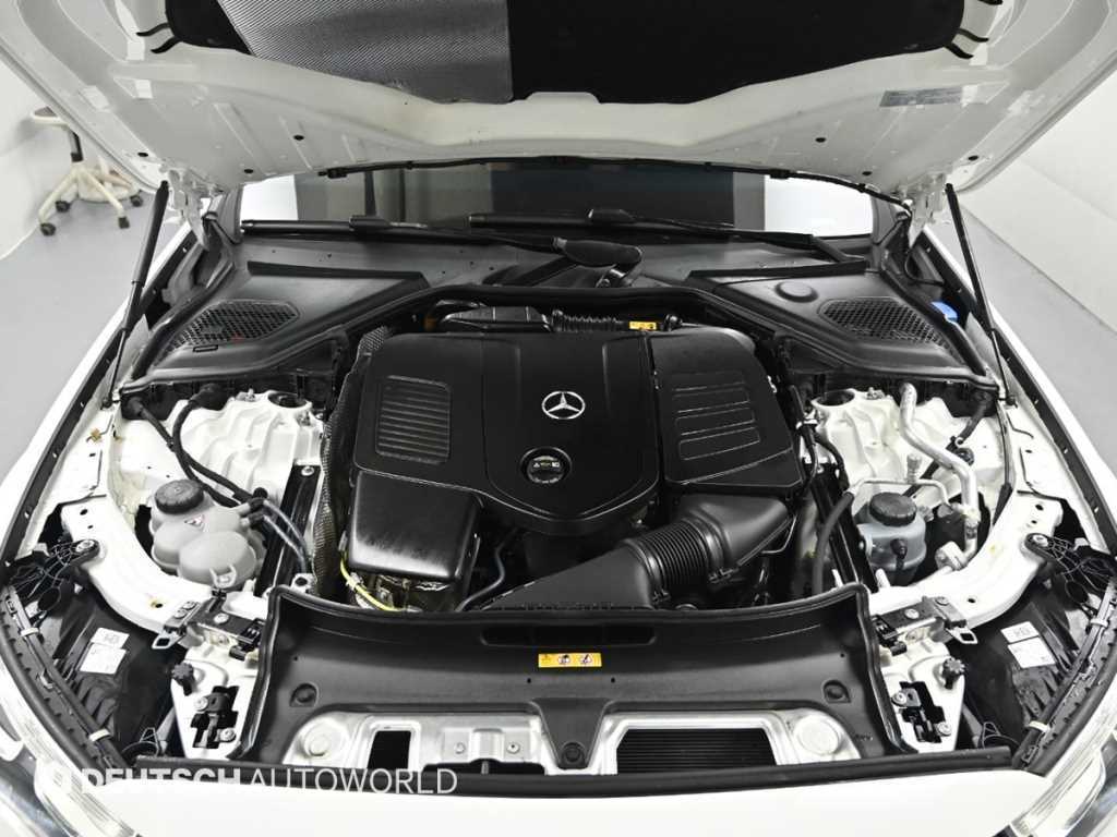 Mercedes-Benz E-Class — photo 06