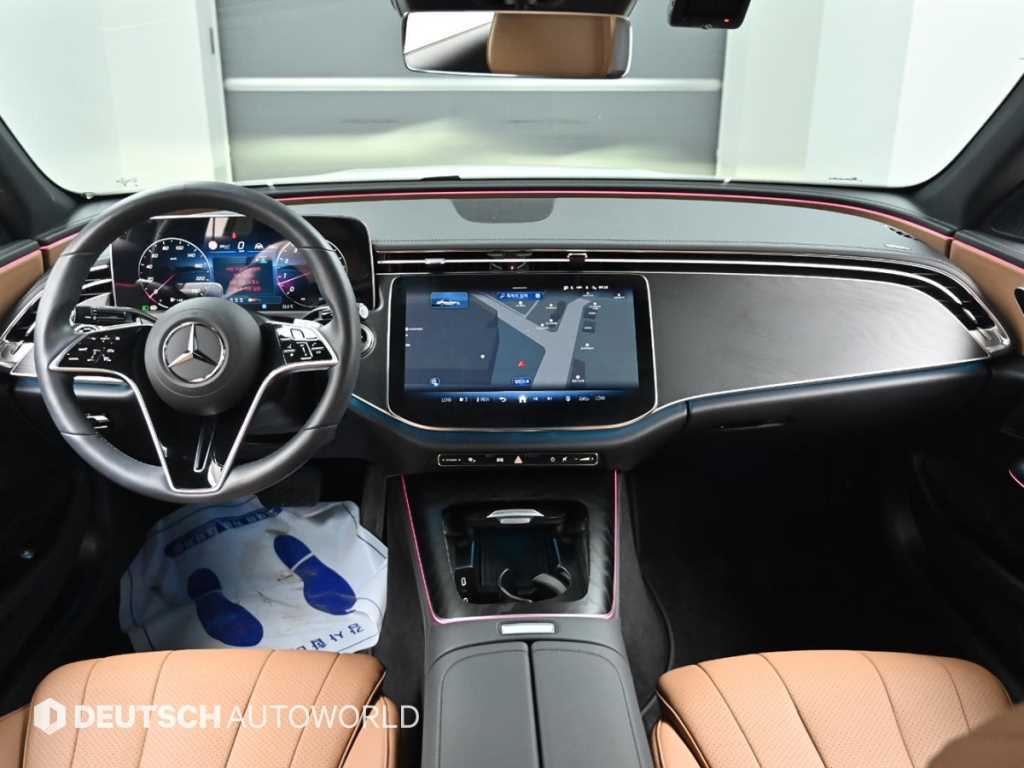 Mercedes-Benz E-Class — photo 07