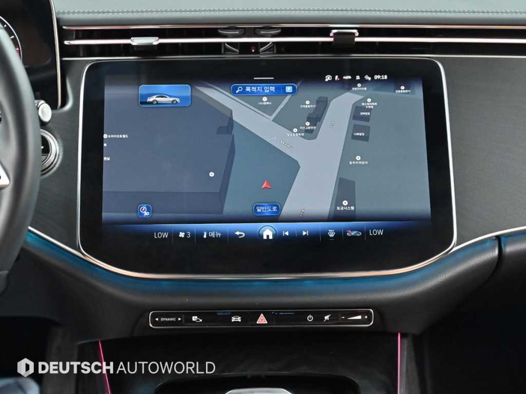 Mercedes-Benz E-Class — photo 14